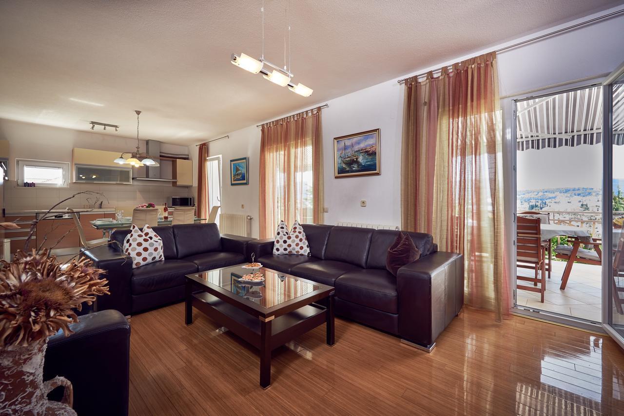 Apartments Tonka Trogir Exterior foto